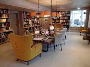 Die Bibliothek im Hotel Hochschober auf der Turracher Höhe Die Bibliothek im Hotel Hochschober auf der Turracher Höhe